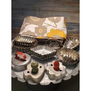 Vintage Metal Tart Molds Cookie & Biscuit Cutters Set with Neck Towel 30 pieces